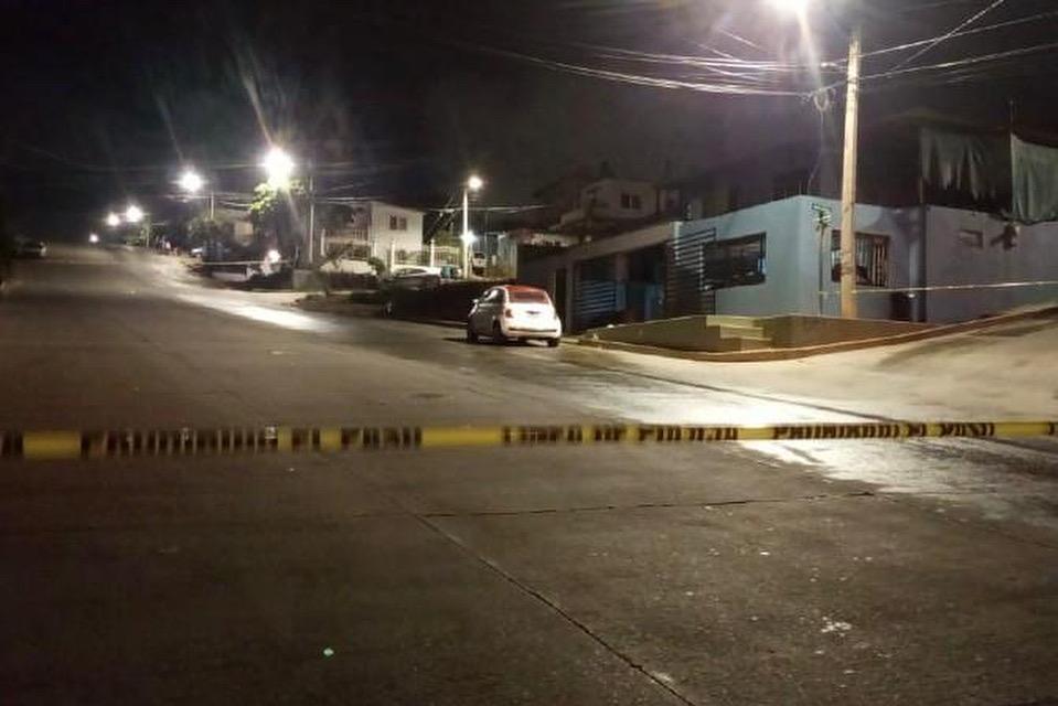 Dos jóvenes resultan lesionados tras incidente en la colonia Popular 1989