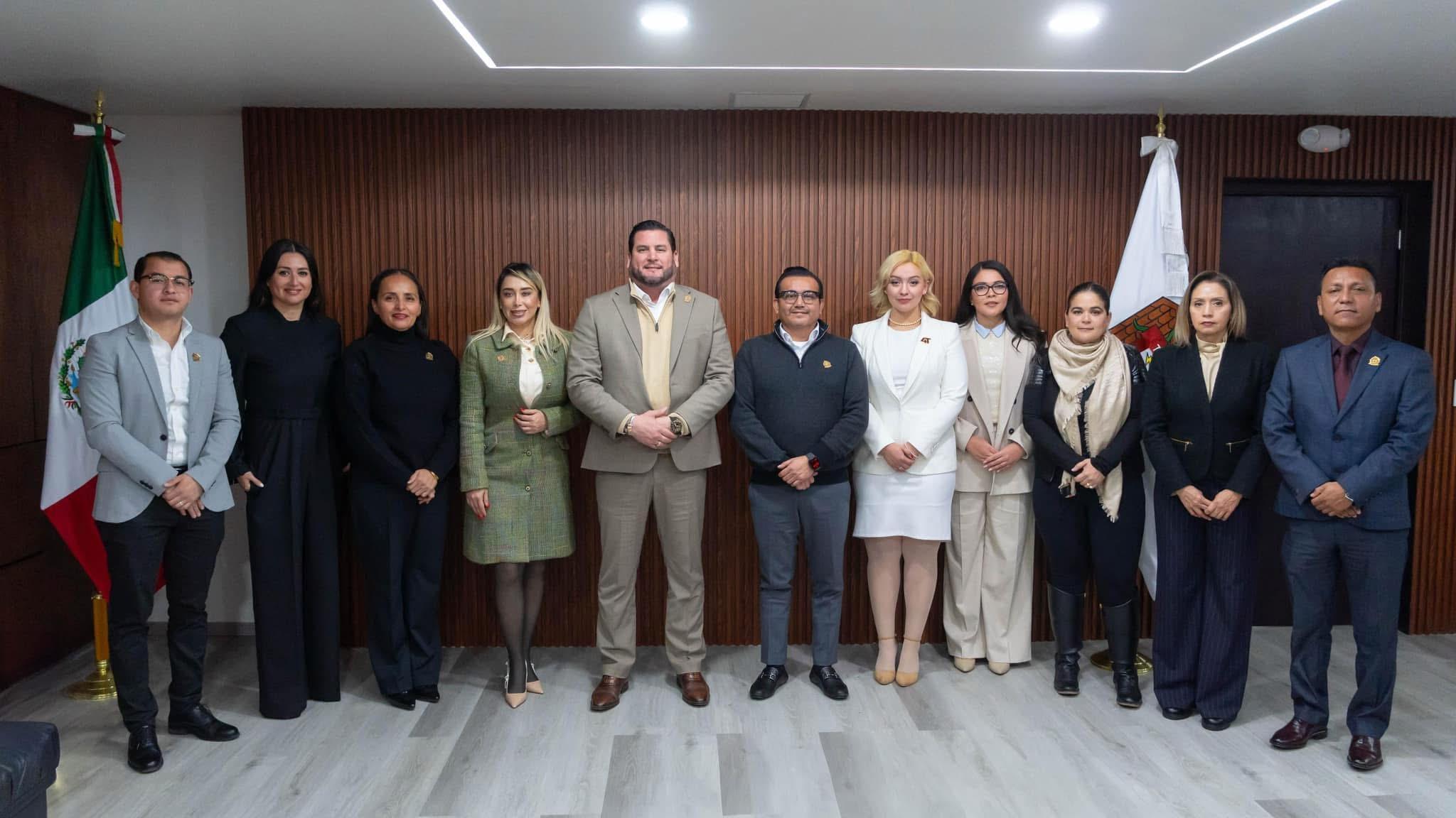 Burgueño toma protesta a titulares de nuevas secretarías municipales