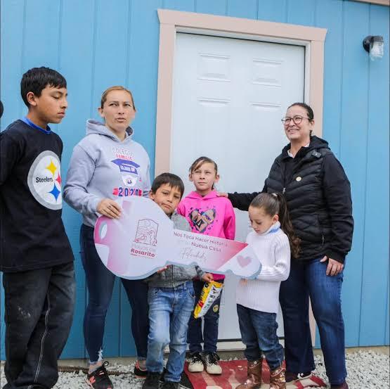 Alcaldesa Rocío Adame entrega primera vivienda a familia afectada por incendios en Primo Tapia